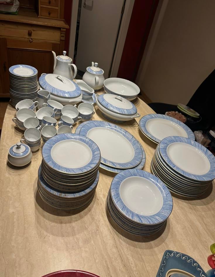 Service Bernardaud Limoges Moire Bleue 12 pers + pièces, Enlèvement