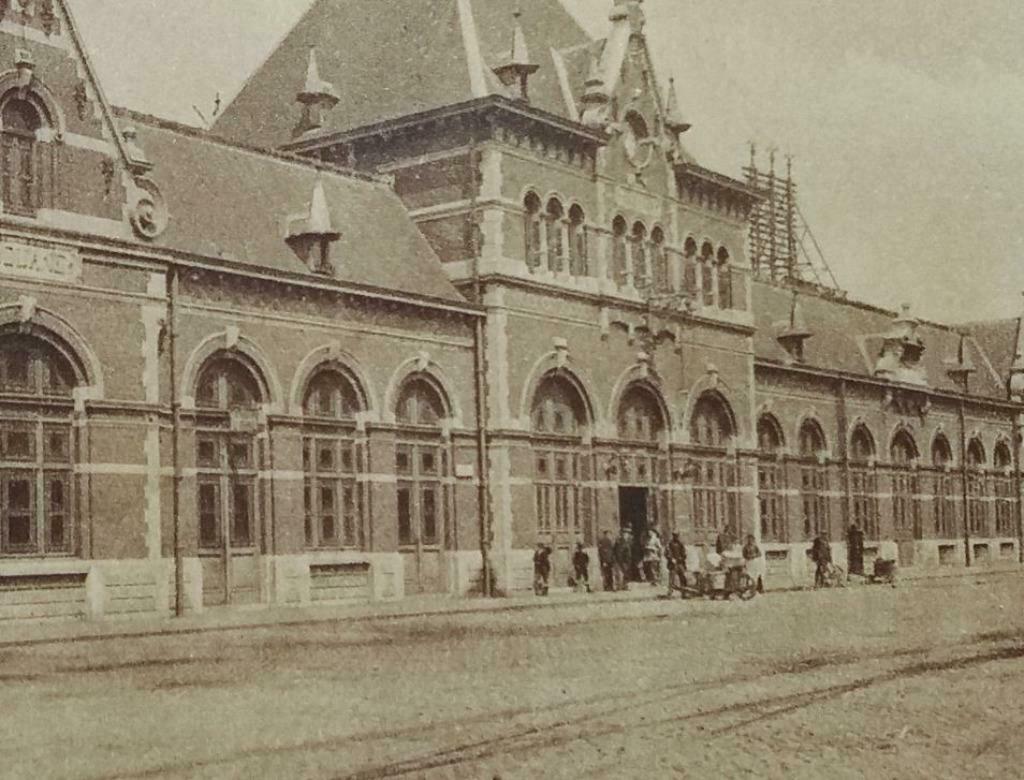 Carte postale Péruwelz La gare (het station ), Ophalen of Verzenden, 1920 tot 1940, Ongelopen, Henegouwen