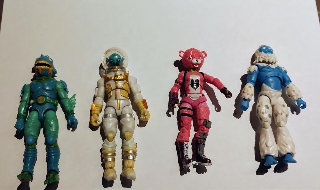 Fortnite action figures + battle bus + rc auto, Ophalen