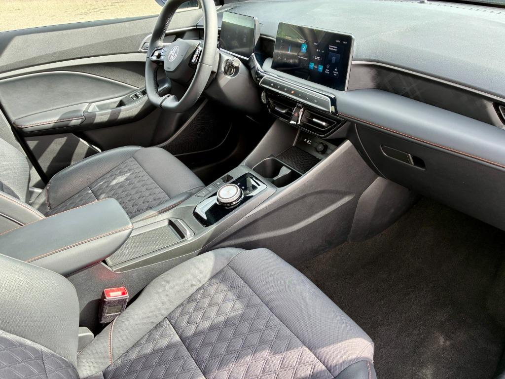 MG 3 Hybrid Luxury 360 Cam Carplay, Auto's, Dex, 4 cilinders, Leder en Stof, 5 zetels