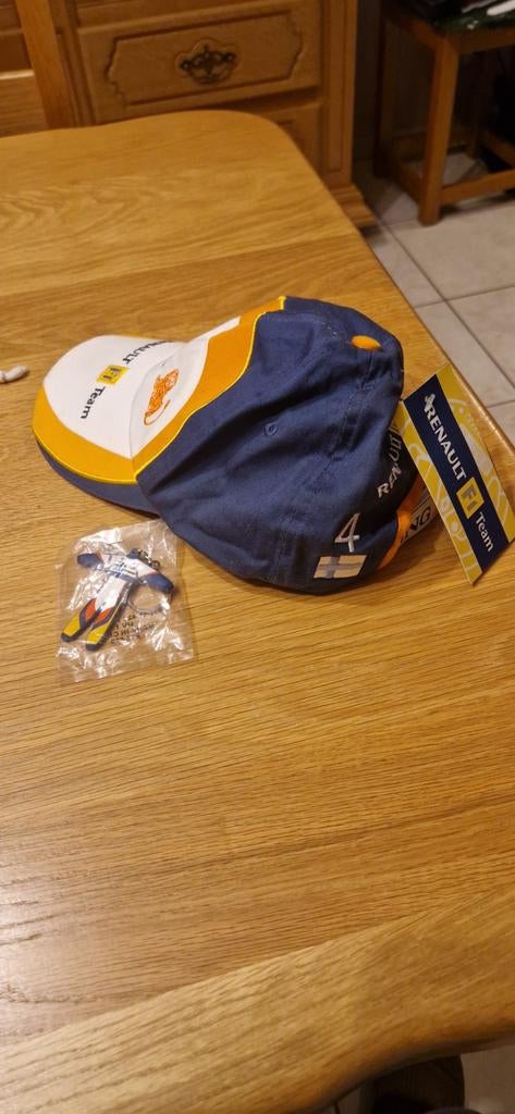 Officiële Renault F1-pet uit 2007, Ophalen