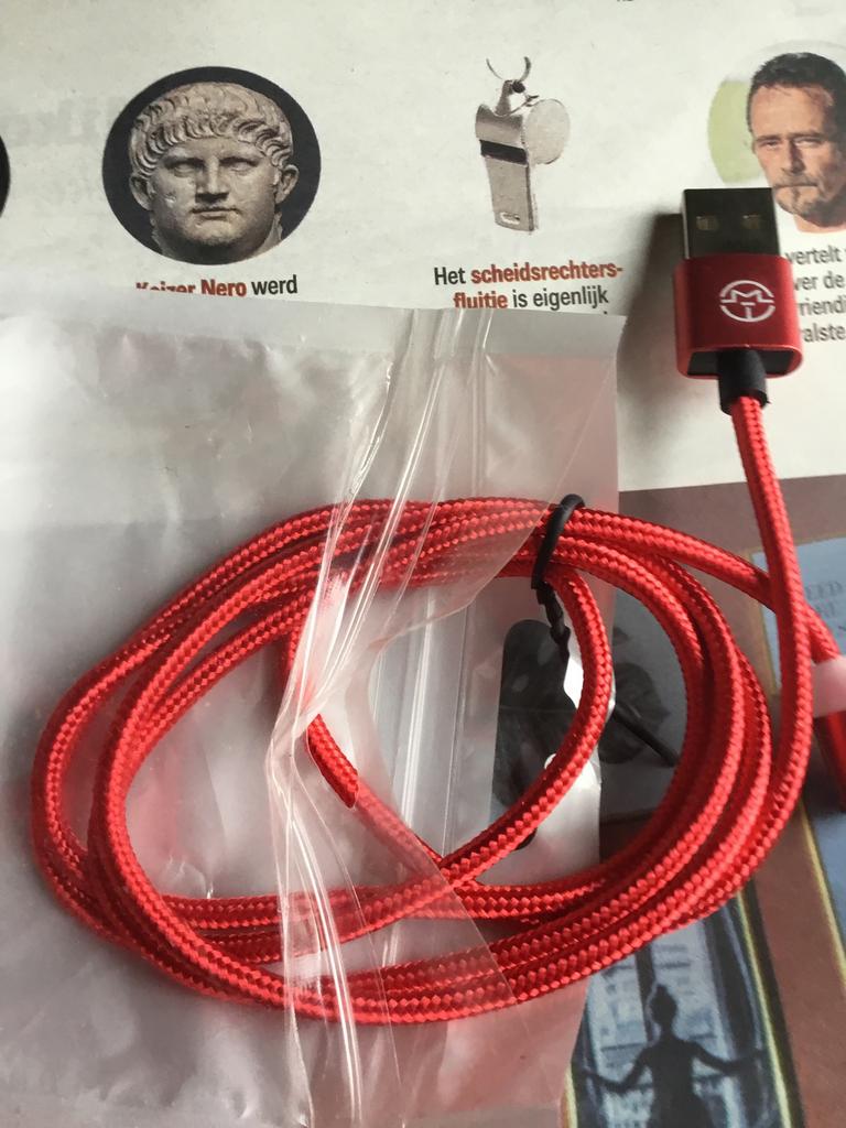 Apple Lightning kabel in verpakking Magnetisch, Audio, Tv en Foto, Ophalen, Nieuw