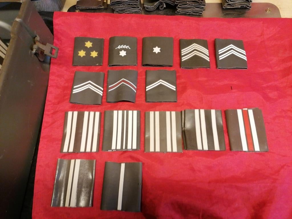Anciens grades armée belge., Collections, Objets militaires | Général, Enlèvement ou Envoi