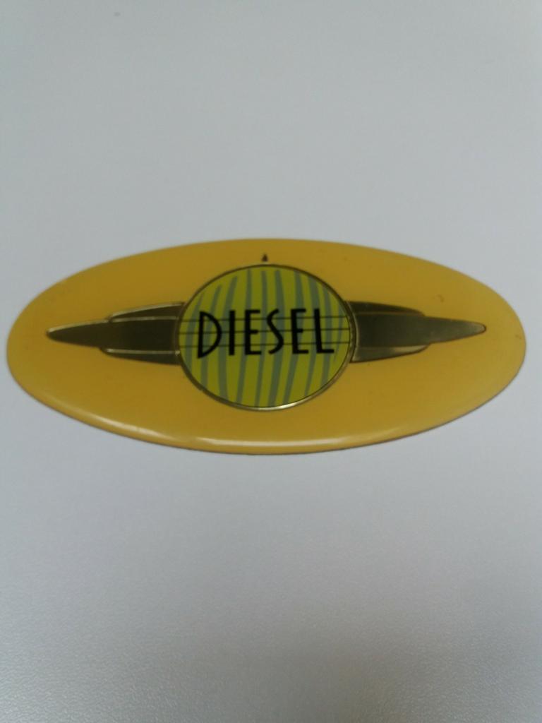 Diesel autocollant plastifié  de collection .vintage., Collections, Enlèvement ou Envoi