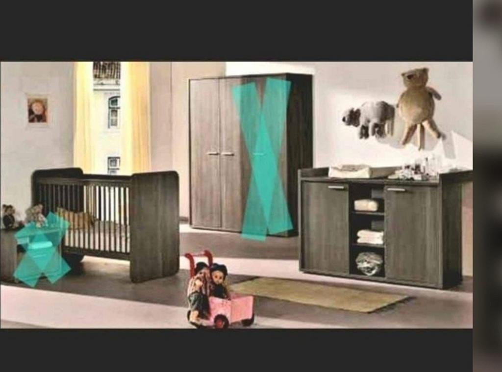 Chambre de bébé 3 pièces lit evolutif+commode +armoire porte, Enlèvement, Comme neuf