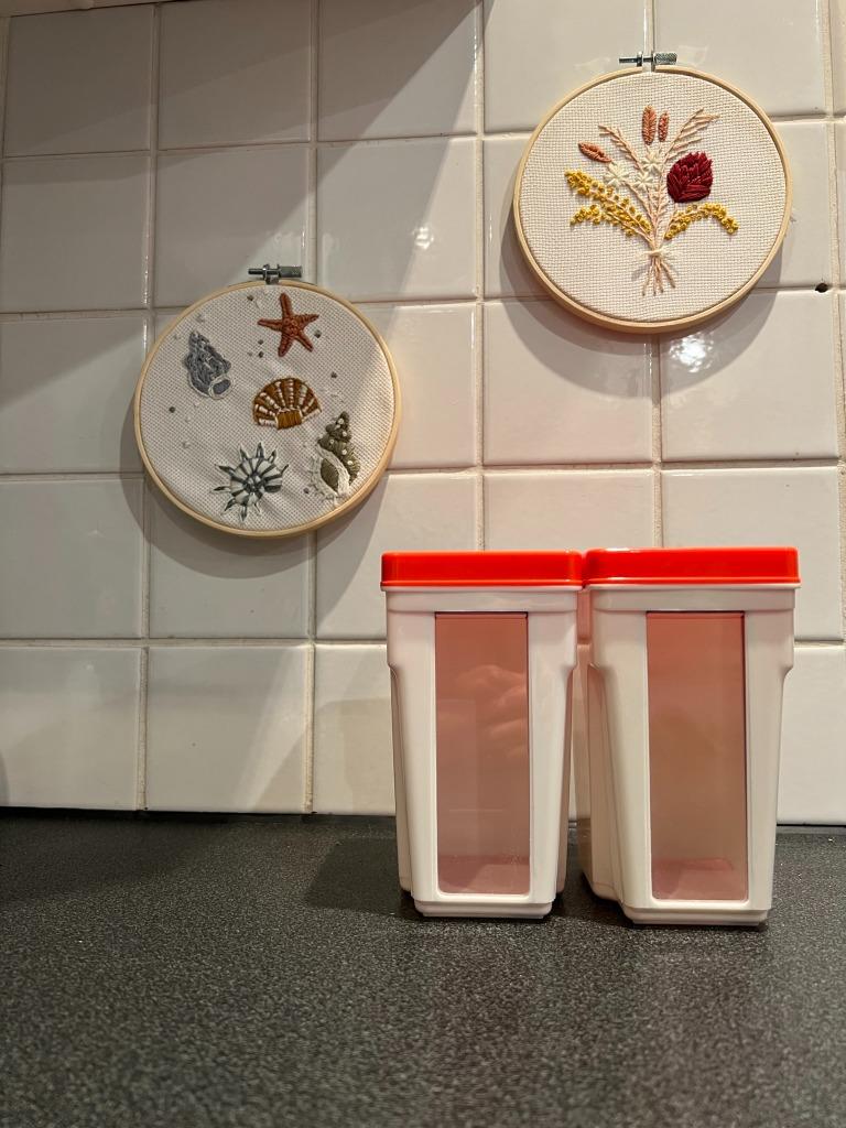 2 vintage plastic voorraadpotten van het Belgische merk DBP, Antiek en Kunst, Antiek | Keukengerei, Ophalen of Verzenden