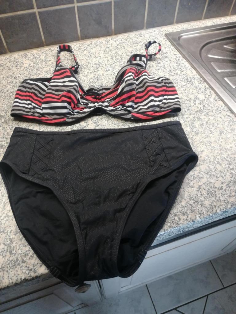 Bikini zwart/rood/grijs merk prima donna swim – maat eu 85e, Kleding | Dames, Badmode en Zwemkleding, Ophalen of Verzenden, Bikini