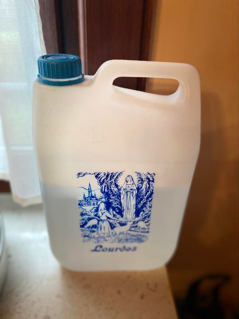 Wijwater uit Lourdes 2,5l, Ophalen