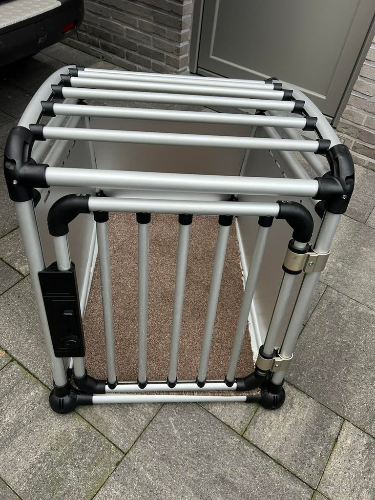 Aluminium bench met slot, Dieren en Toebehoren, Ophalen, Zo goed als nieuw