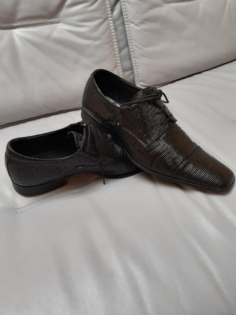 chaussures T.39 De chez Pellini, Envoi, Comme neuf, Noir