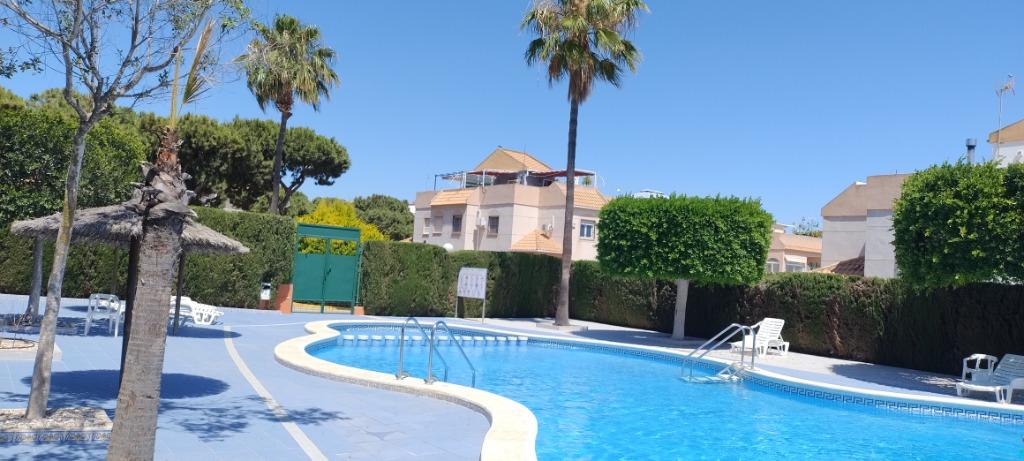 Agréable bungalow a louer a Torrevieja  en Espagne, Propriétaire, Ville, Lac ou rivière, Lave-vaisselle