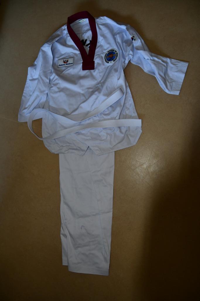 Taekwondo pak - L, Taekwondo, Maat L, Ophalen of Verzenden, Nieuw