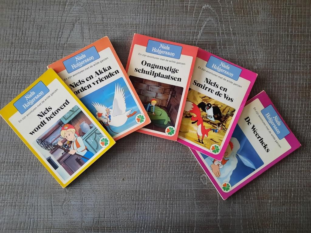 5 boekjes met verhalen van Niels Holgersson, Ophalen of Verzenden, Gelezen