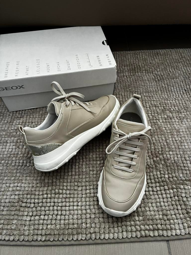 GEOX Sneakers beige maat 37, Kleding | Dames, Schoenen, Beige, Ophalen of Verzenden, Zo goed als nieuw, Sneakers