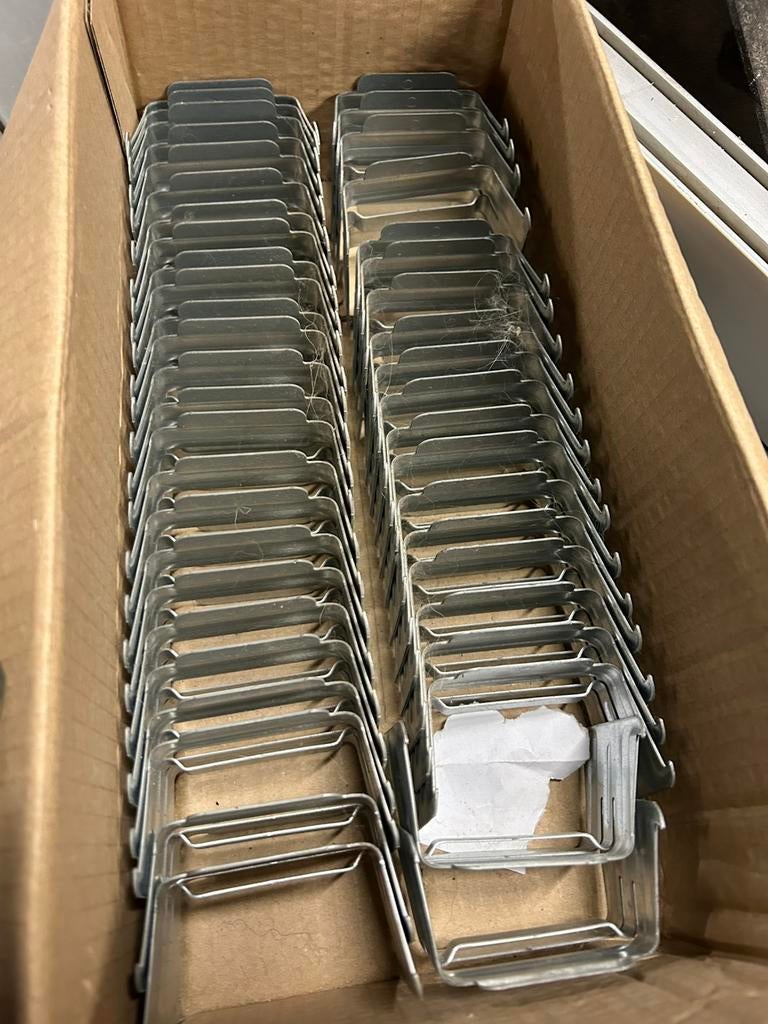 Metal stud Kruisverbinder voor plafond, Doe-het-zelf en Bouw, Ophalen, Nieuw