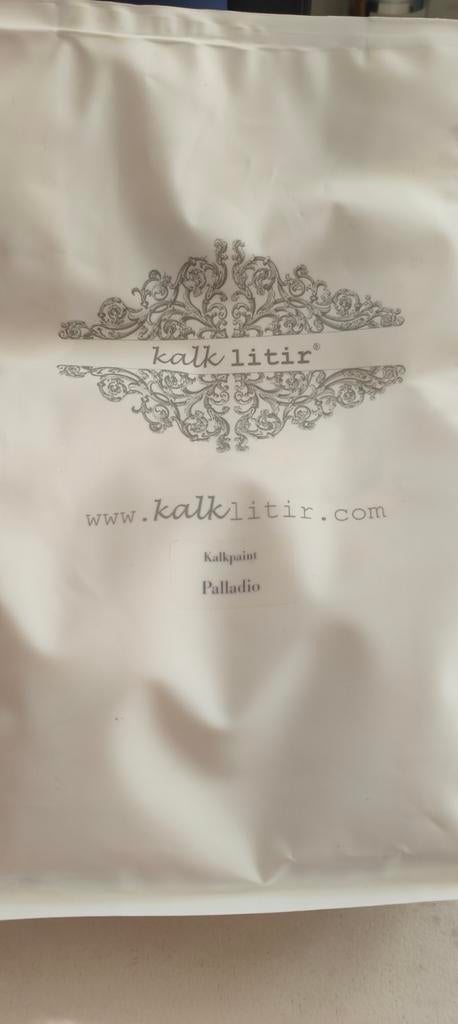Kalkitir-verf met kalkeffect, Ophalen