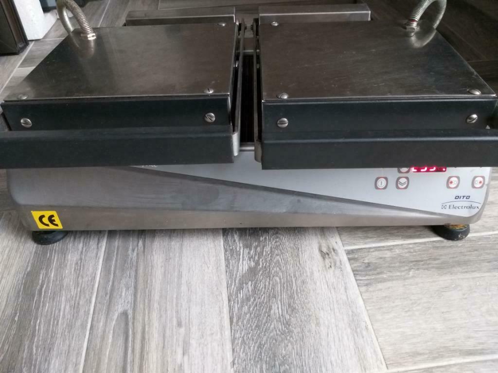GRILL DOUBLE ELECTROLUX POUR PANINI, Enlèvement