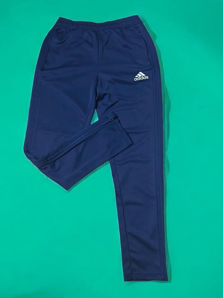 À vendre : pantalons de survêtement Adidas

Taille : L, Enlèvement ou Envoi