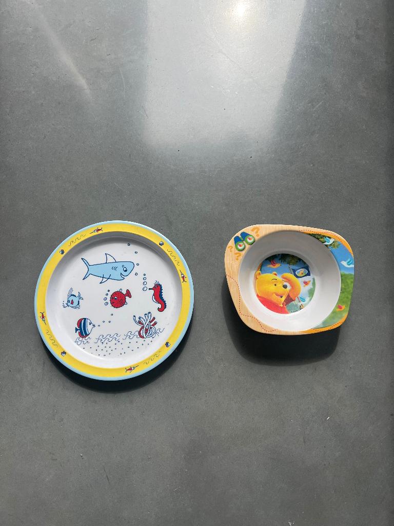 kinderbord + kommetje winnie de pooh, Verzamelen, Disney, Nieuw, Servies, Winnie de Poeh of vrienden, Ophalen of Verzenden