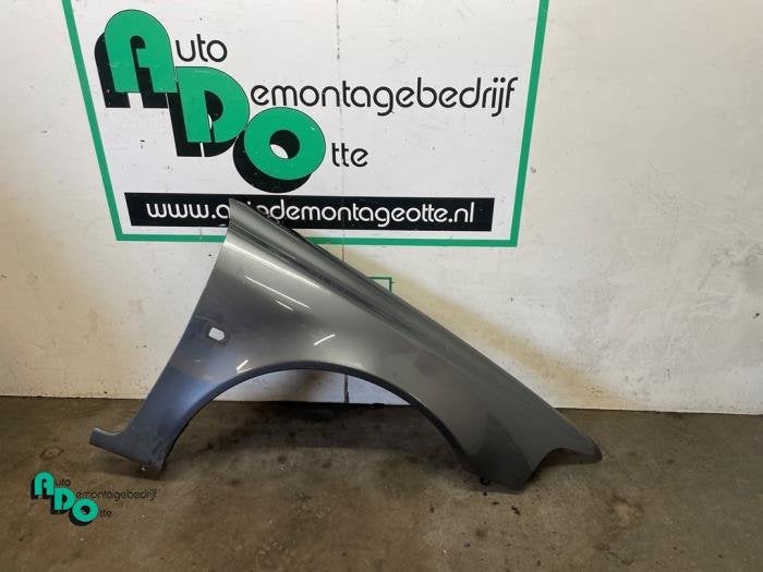 Scherm rechts-voor van een Volvo V40 (34700), Gebruikt, -, -, Ophalen of Verzenden