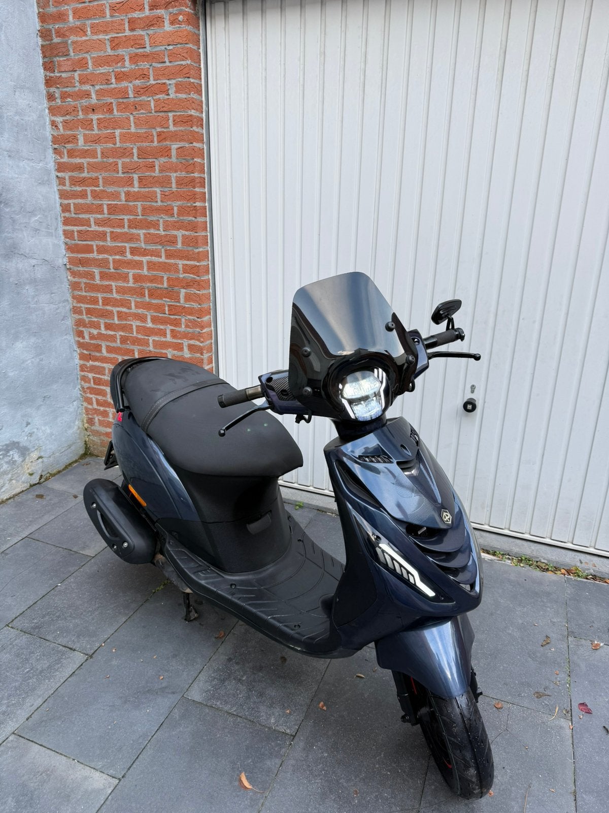 Piaggio Zip 50cc | 2024 | A klasse | Eerste eigenaar, Fietsen en Brommers, Ophalen, Zip, Klasse A (25 km/u), Zo goed als nieuw