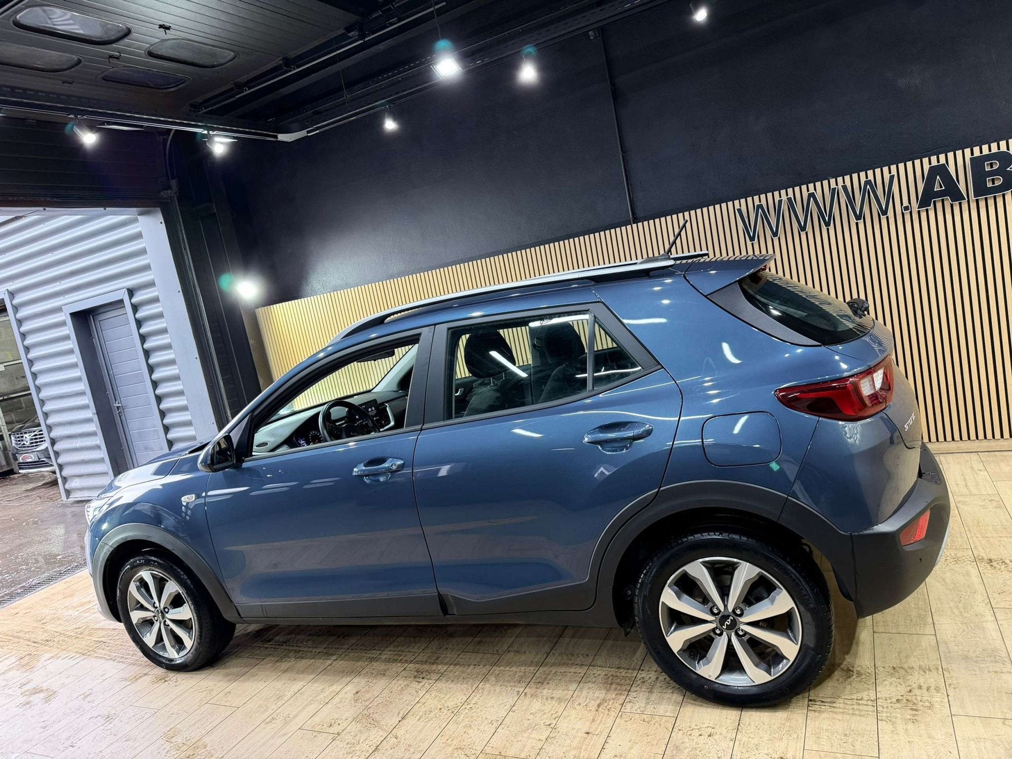 Kia Stonic 1.2i * 1ER PROPRIÉTAIRE * 12-2023 *, Autos, Kia, 118 g/km, Euro 6, Entreprise, Boîte manuelle