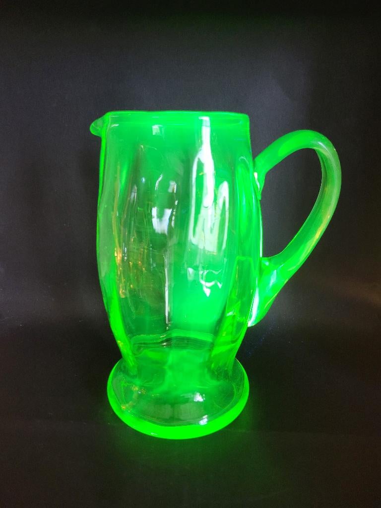 Carafe à eau en verre vert Uranium ou Anna,, Enlèvement ou Envoi