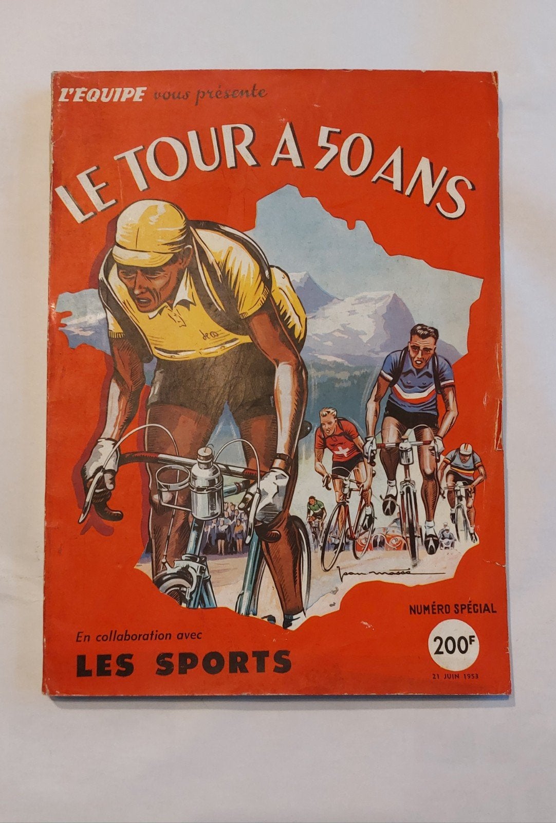 Boek de tour, die 50 jaar oud is., Ophalen of Verzenden, Gelezen, Lopen en Fietsen