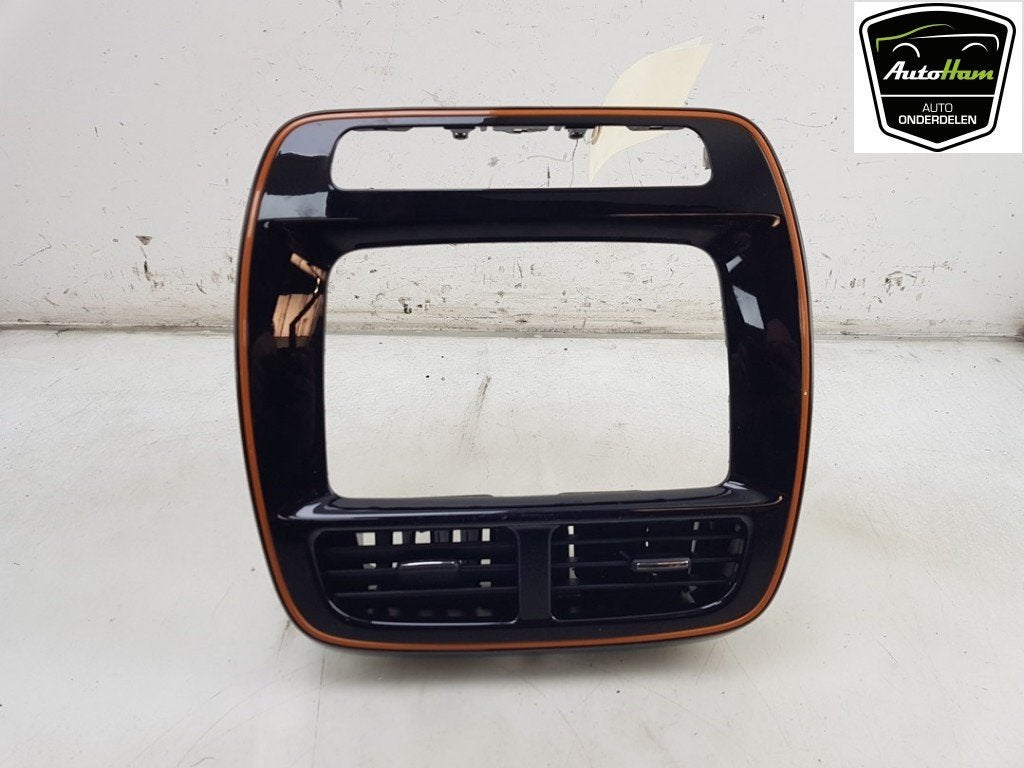 DIVERSEN Dashboardlijst Spring (|681005985R|682609237R|), Dacia, Dhr. J. Ham, Gebruikt, Administratie@autoham.nl