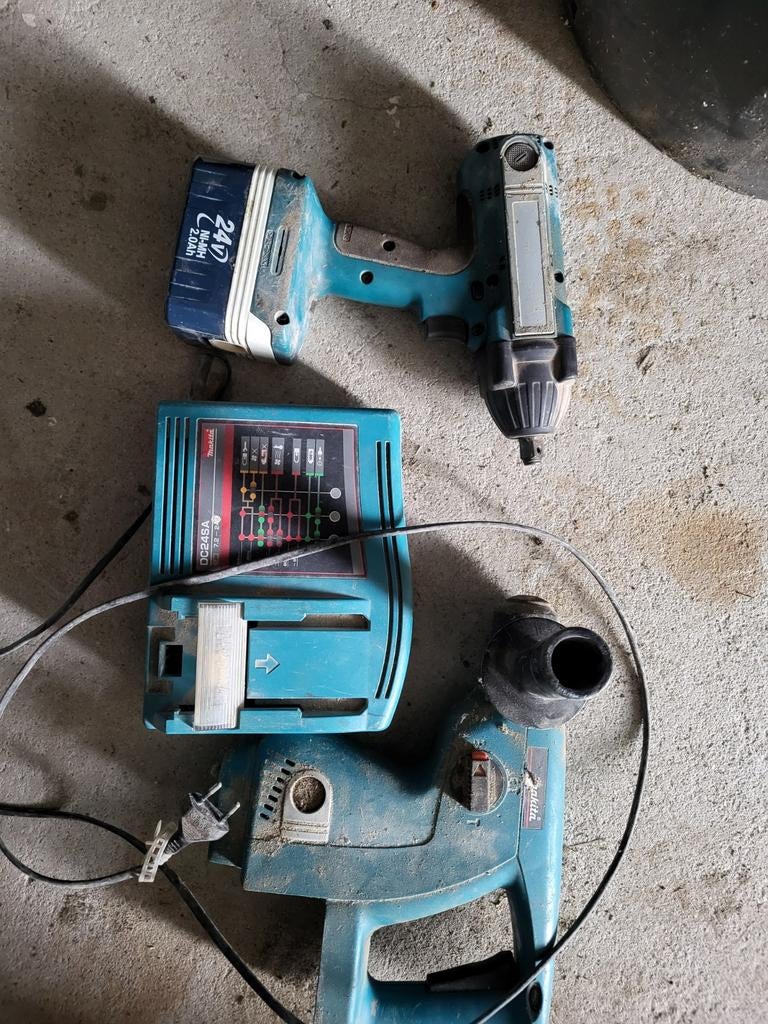 Makita boormachine oplader battery, Doe-het-zelf en Bouw, Ophalen