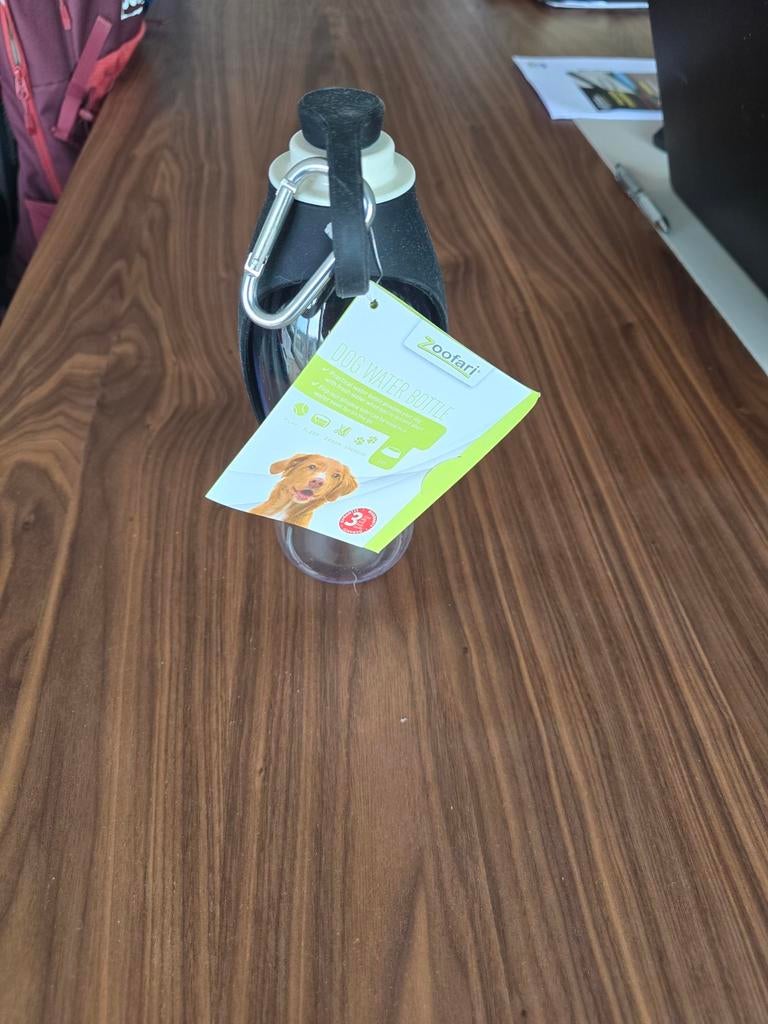 Waterfles voor hond, Ophalen