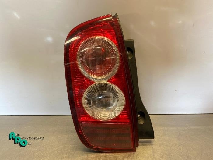 Achterlicht links van een Nissan Micra (Micra 03-), Gebruikt, -, -, Ophalen of Verzenden