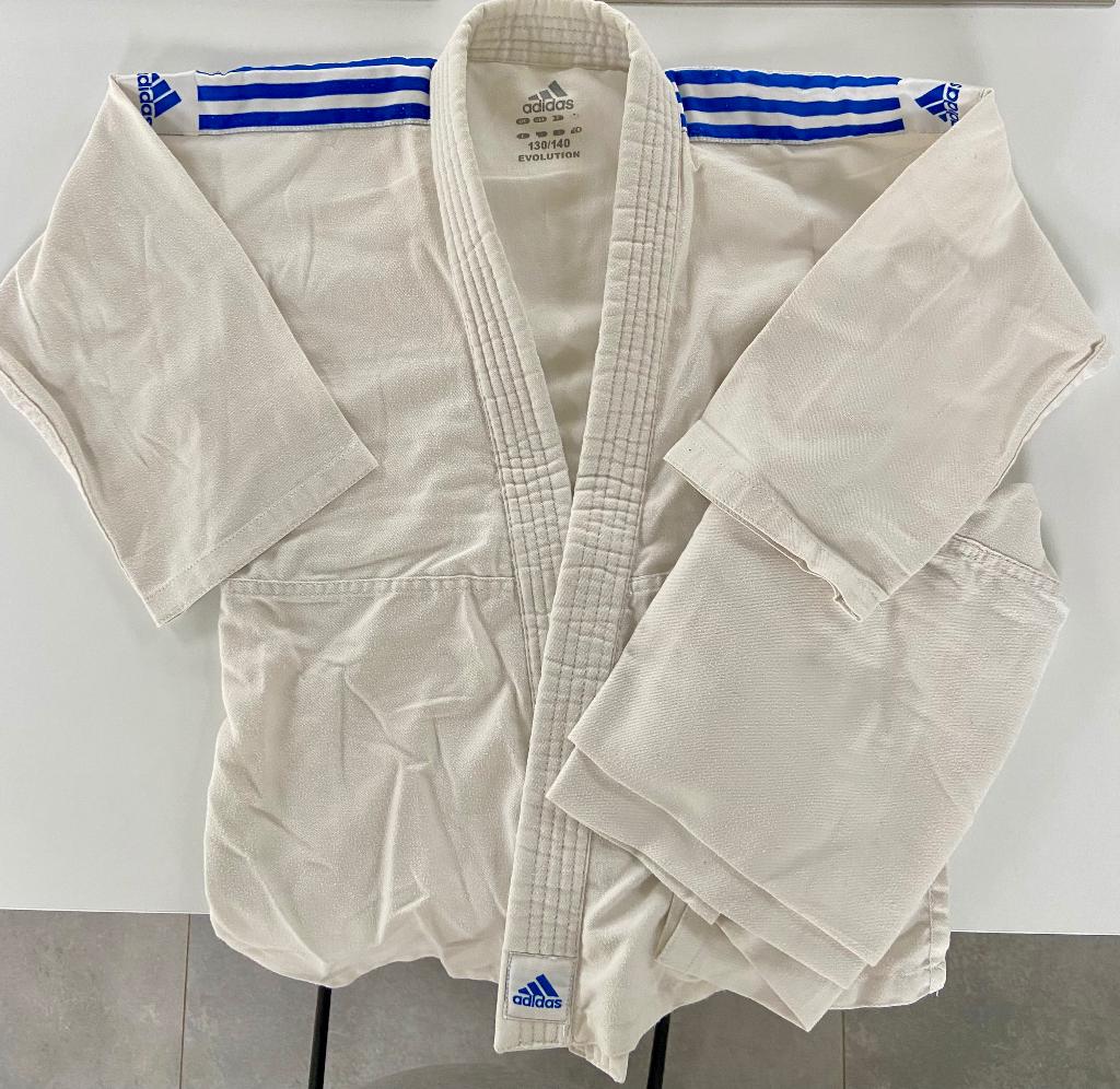 2 Kimono judo enfant, Sport en Fitness, Vechtsporten en Zelfverdediging, Ophalen, Gebruikt, Maat XS of kleiner, Judo