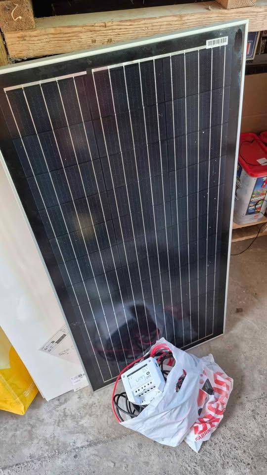 Panneau solaire Unisun 100 w, Caravanes & Camping, Caravanes & Camping Autre, Utilisé, Enlèvement