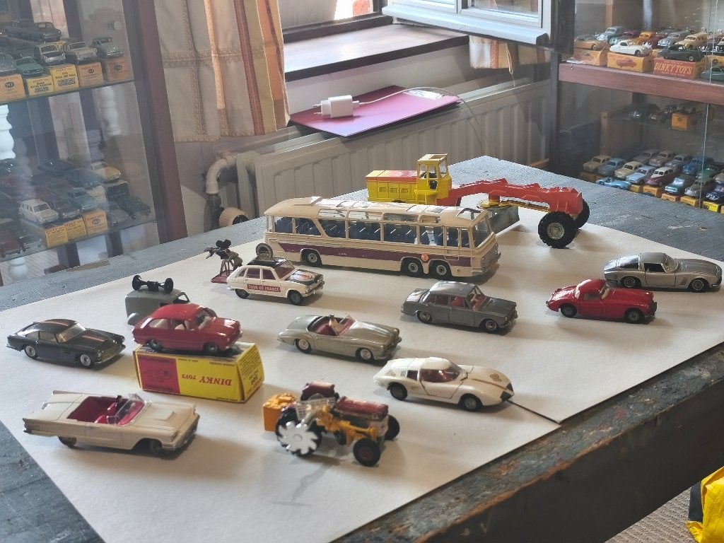 DINKY, SOLIDO, MARKLIN, TEKNO, CORGI, Enlèvement ou Envoi, Comme neuf, Voiture, Dinky Toys