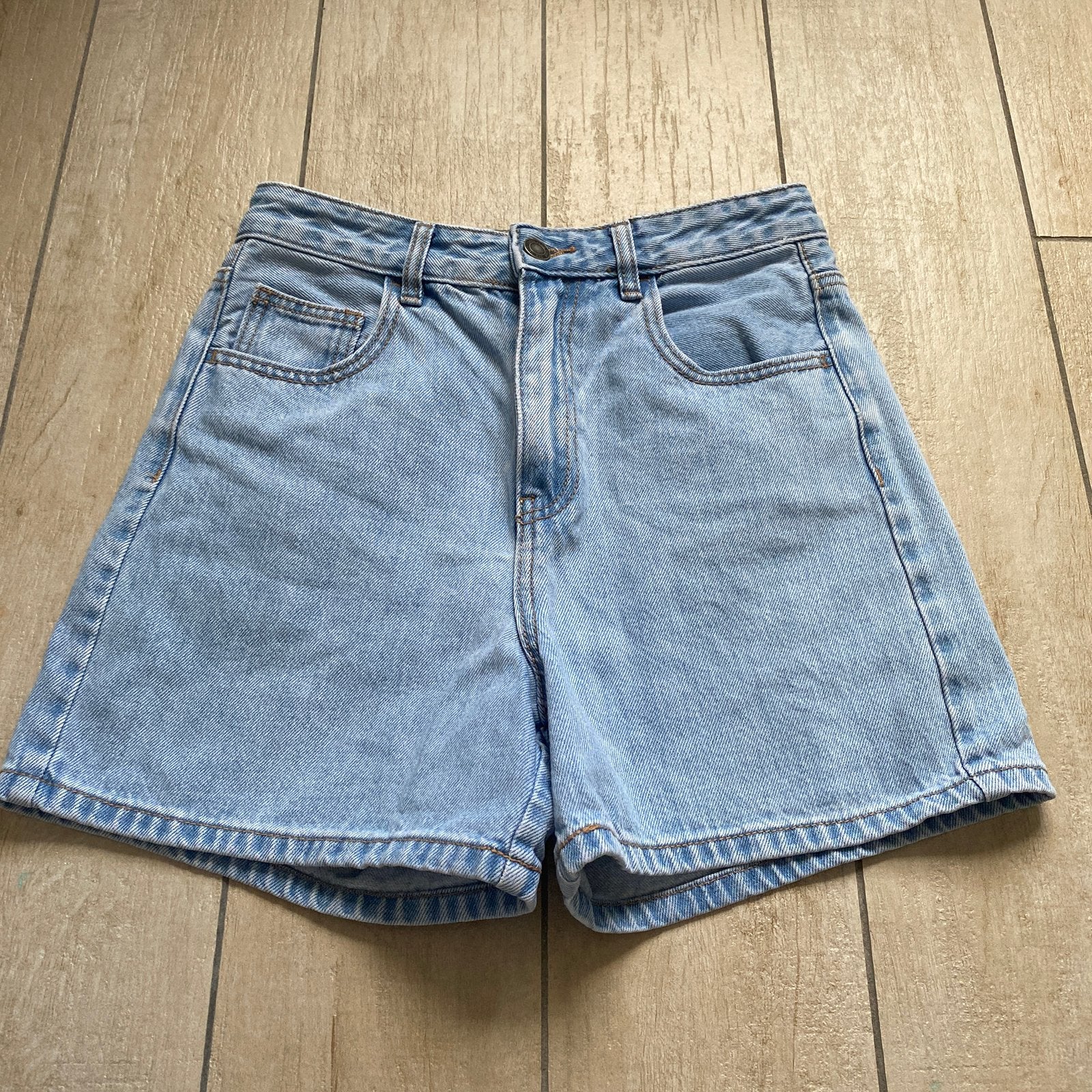 Jeans short STR teen (stradivarius) maat 36, Kleding | Dames, Ophalen of Verzenden, Zo goed als nieuw, Blauw