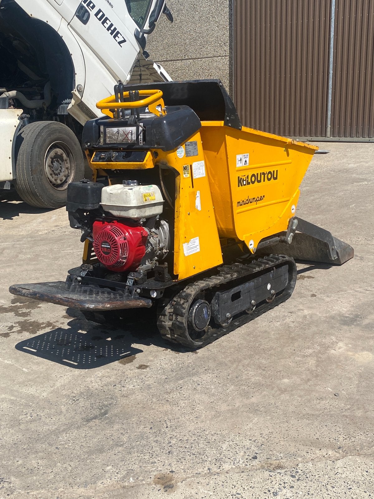 Dumper a chenilles Hinowa, Ophalen, Dumper