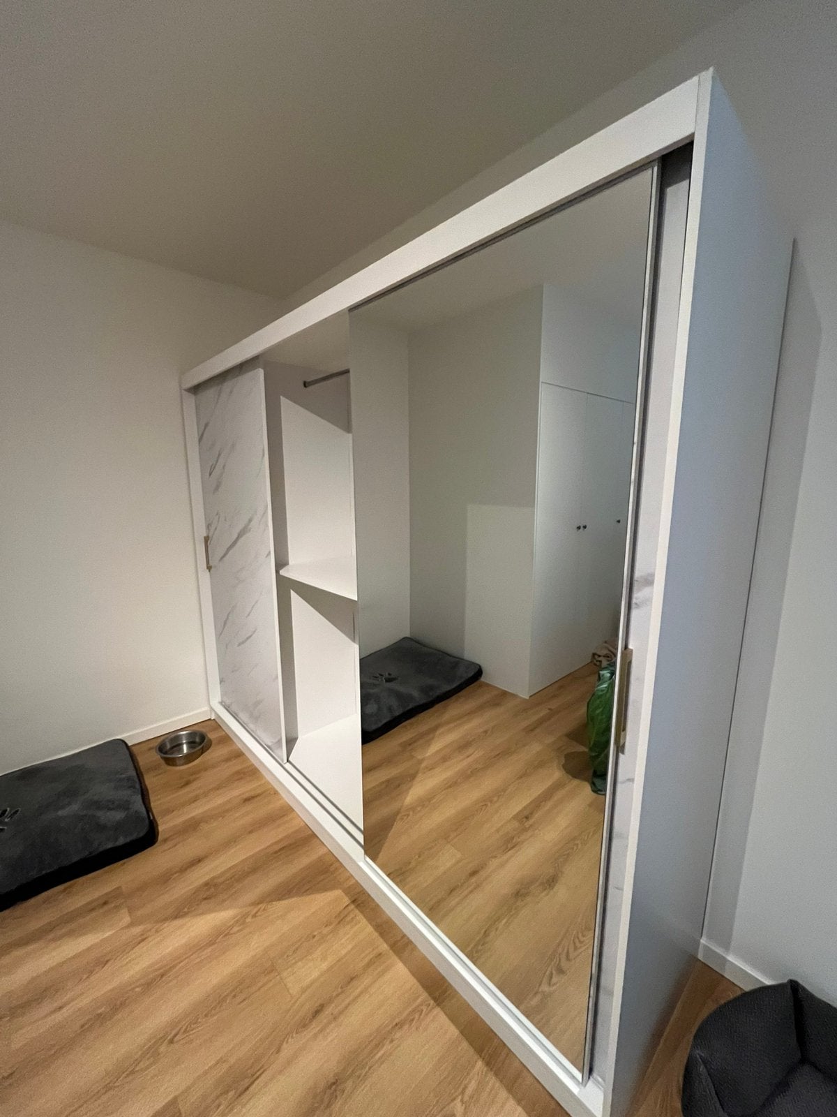 Kleerkast gratis, Huis en Inrichting, Ophalen of Verzenden, Zo goed als nieuw