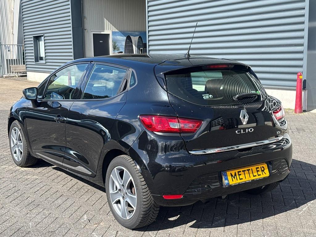 Renault Clio 0.9 TCe Expression, navigatie, cruise control, Voorwielaandrijving, Gebruikt, 540 kg, Zwart