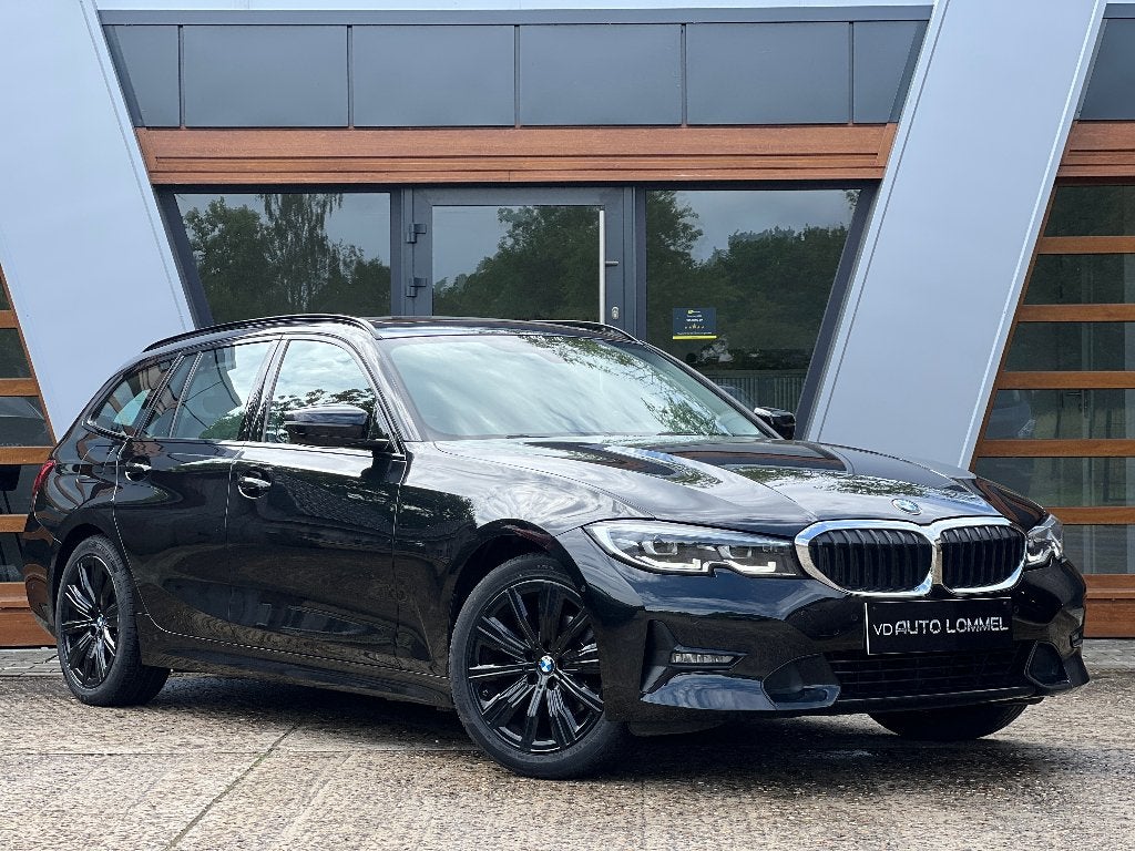 BMW 318D Touring - AUTOMAAT/HEAD-UP/PANODAK/GARANTIE, Automaat, Achterwielaandrijving, 1995 cc, 110 kW