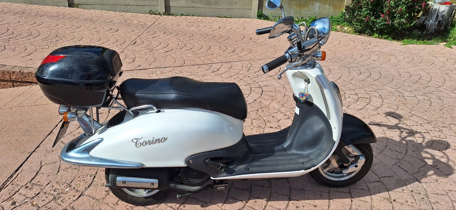 motorscooter vespa look, Ophalen, 125 cc, Zo goed als nieuw, Benzine