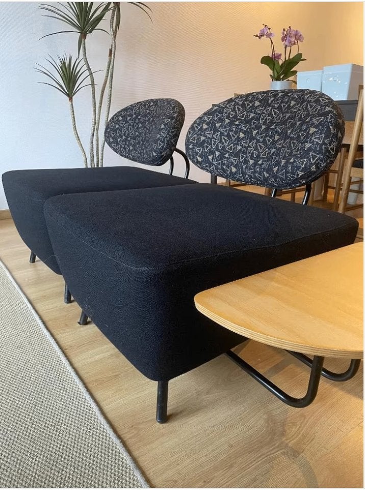 Deux sièges de club au design unique avec table d'appoint, 75 à 100 cm, Design, Comme neuf, Enlèvement
