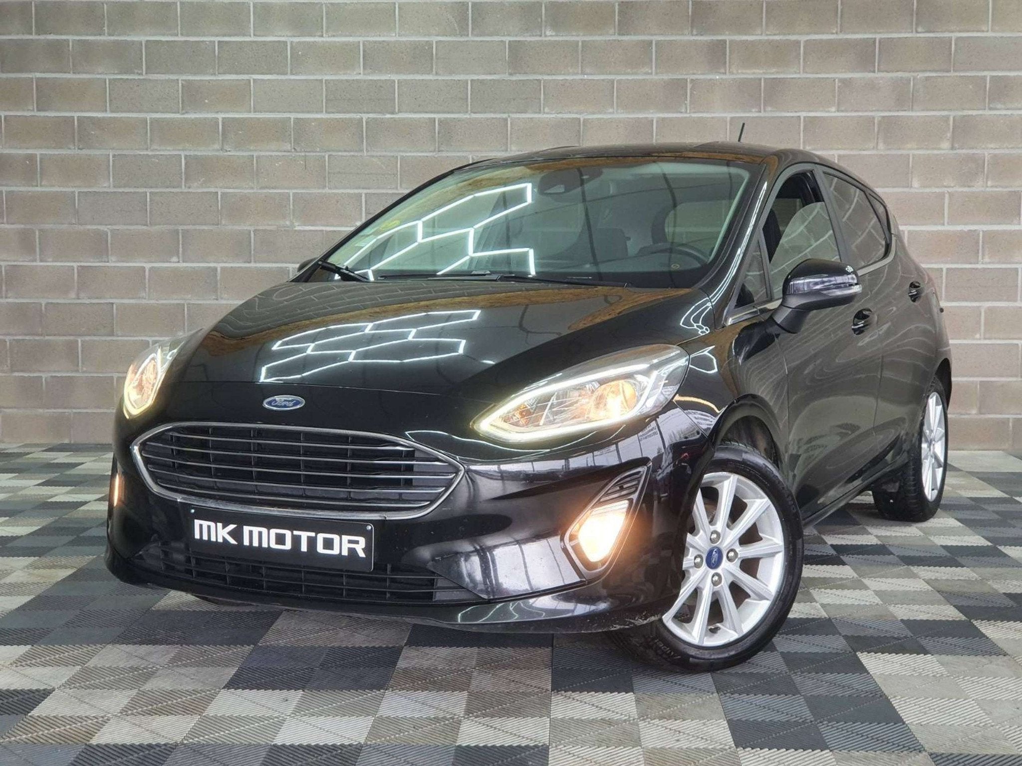 Ford Fiesta 🟢1.5 DIESEL 86CV - 5 PORTES - CAR PLAY - CAPT, Auto's, Voorwielaandrijving, Stof, Gebruikt, 4 cilinders