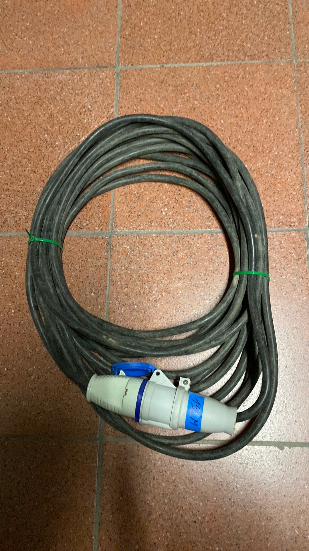 Verlengkabel 16 A 15 meter, Ophalen of Verzenden, Zo goed als nieuw