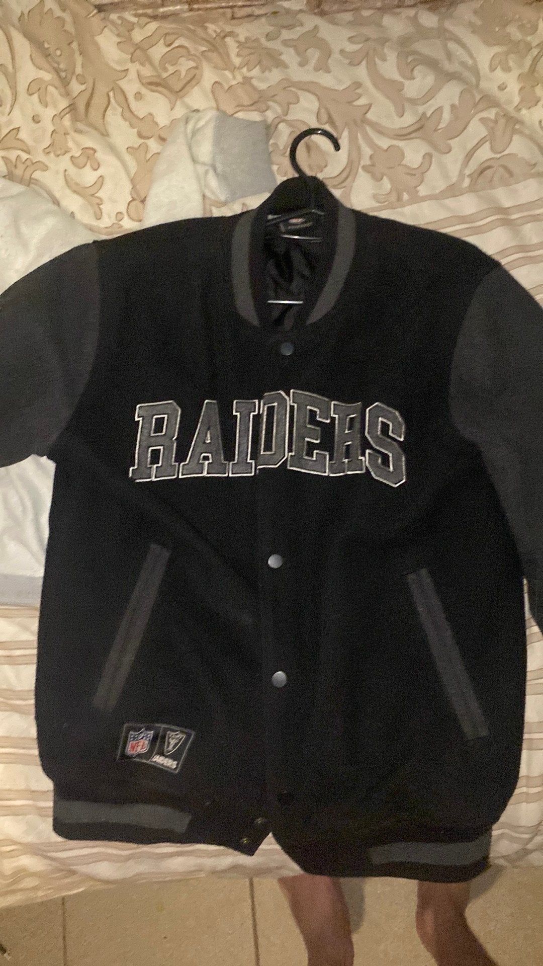 Raiders jacket, Ophalen, Zo goed als nieuw