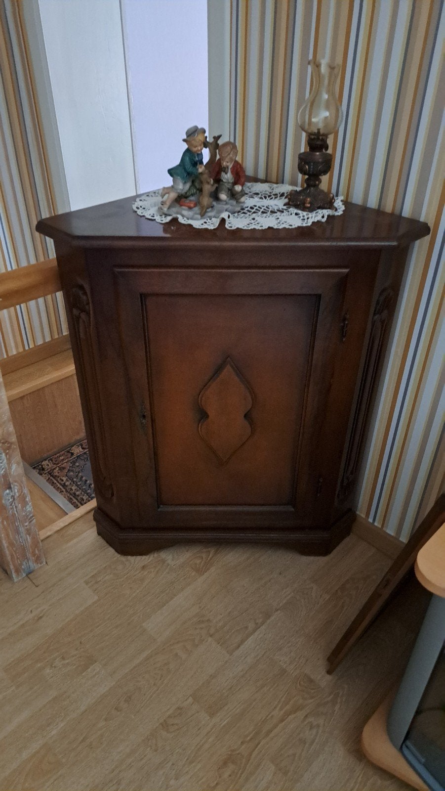 Lage  hoekkast, Ophalen