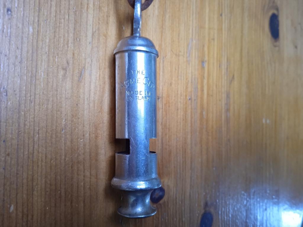 Ancien sifflet anglais vintage, Collections, Enlèvement