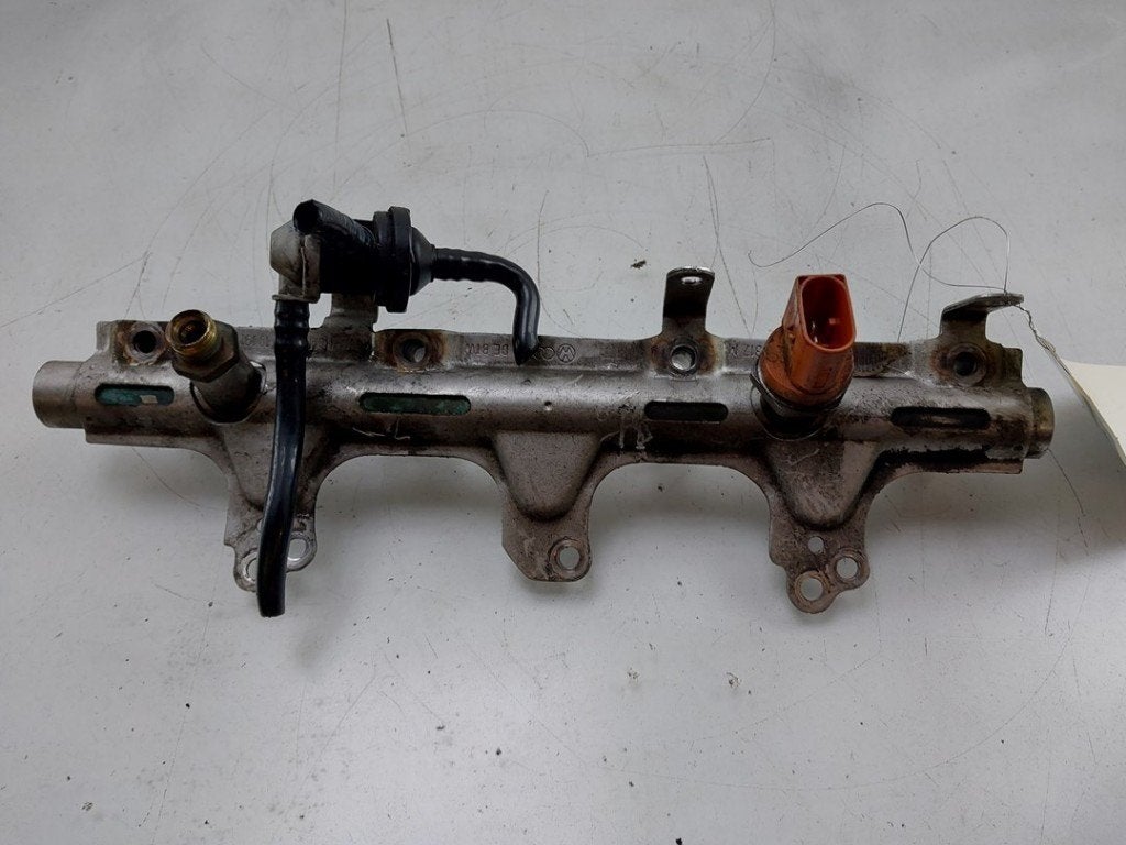 RAMPE D'INJECTION Volkswagen Passat Variant (3C5), Autos : Pièces & Accessoires, Systèmes à carburant, Volkswagen, Utilisé