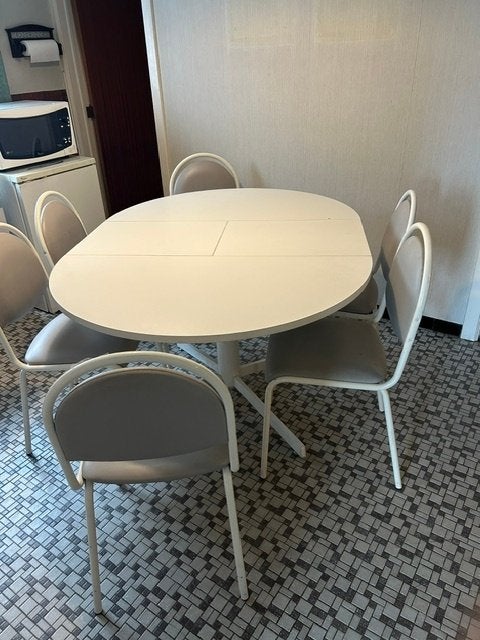 table à manger ronde extensible blanche + 6 chaisesHalle, Maison & Meubles, Enlèvement, Utilisé, Ovale