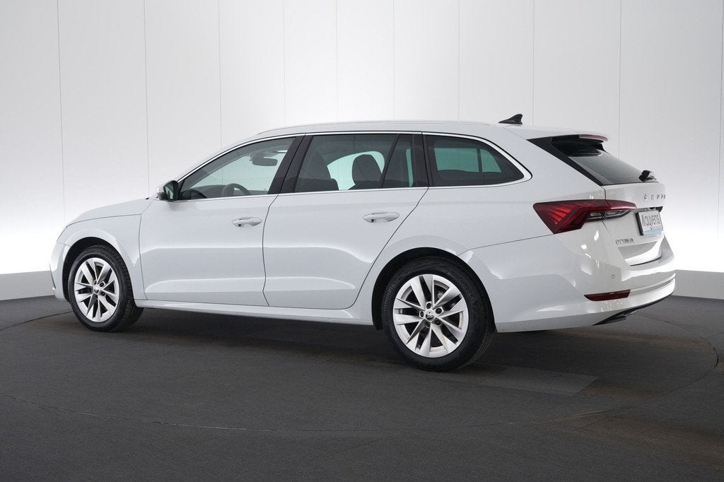 (2BGW222) Skoda Octavia Combi, Autos, Skoda, Entreprise, Achat, Octavia, ABS, Caméra de recul, Régulateur de distance, Airbags
